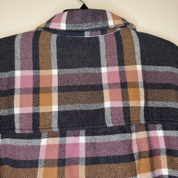 American Eagle women's size medium M plaid flannel button pink gray shacket top - Picture 5 of 13